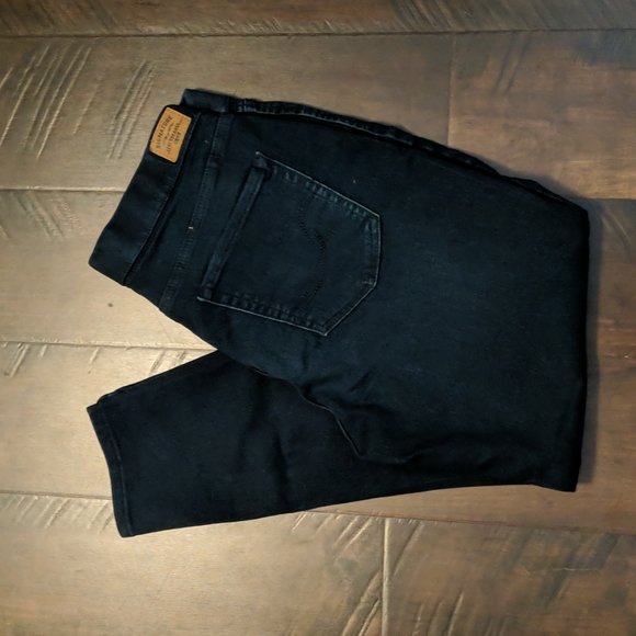 Levi signature - Picture 2 of 8